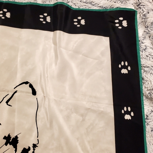 ❌❌❌SOLD❌❌❌            Fashion Silk Scarf - Picture 2 of 3